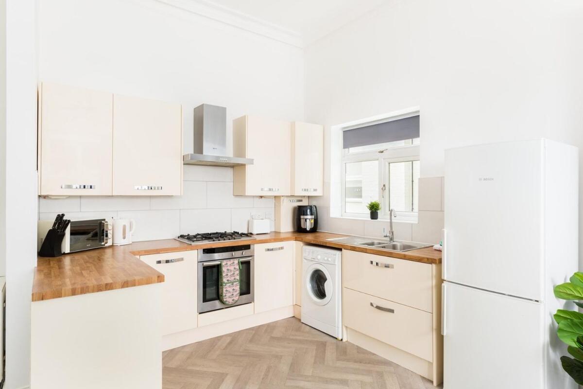 1-Bedroom Apartment In Leamington Spa With Free Parking Экстерьер фото