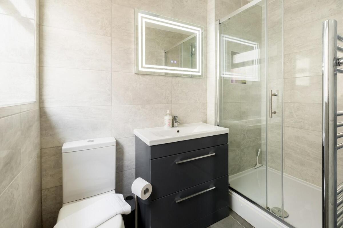 1-Bedroom Apartment In Leamington Spa With Free Parking Экстерьер фото